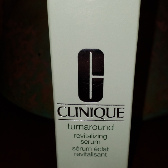 Clinique Other - Clinique Turnaround Accelerated Renewal Serum